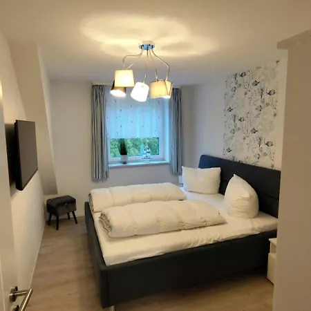 Kluetz Semi-detached House, 2 Double Beds, 2 Single Beds Apartman *