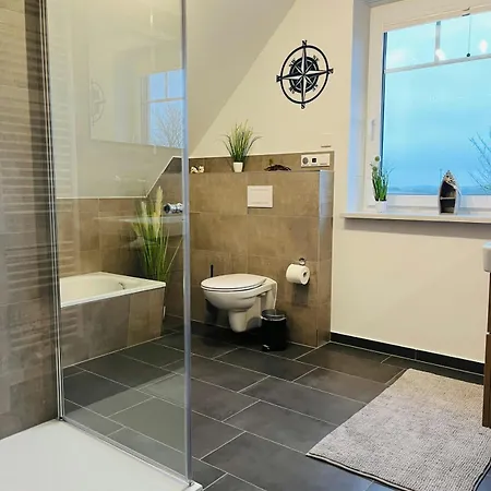 Kluetz Semi-detached House, 2 Double Beds, 2 Single Beds Apartman *